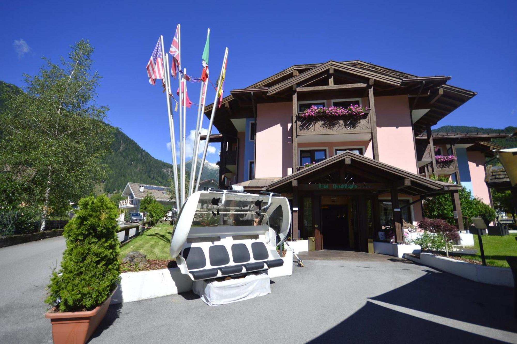 Hotel Quadrifoglio Pinzolo Eksteriør bilde