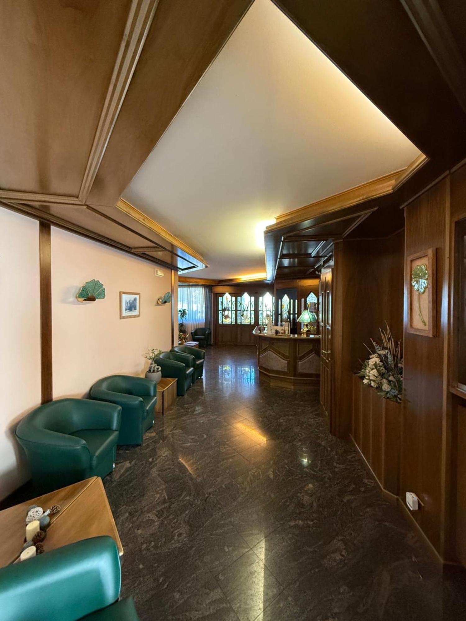 Hotel Quadrifoglio Pinzolo Eksteriør bilde